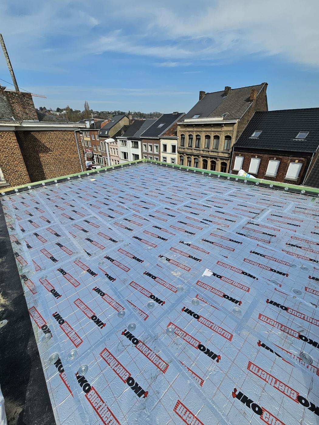 Rénovation complète EPDM avec bardage Cedral à Huy - photo 1