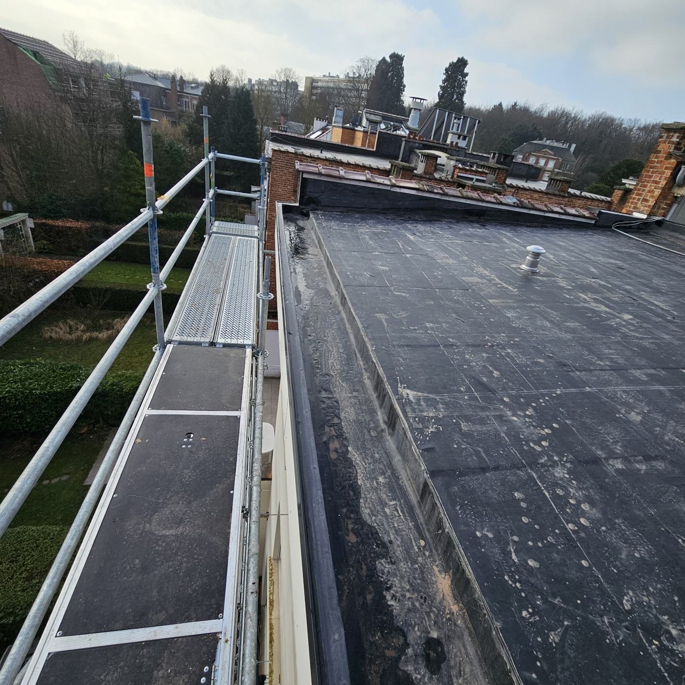 Rénovation EPDM avec réfection de corniche à Ixelles - photo 3